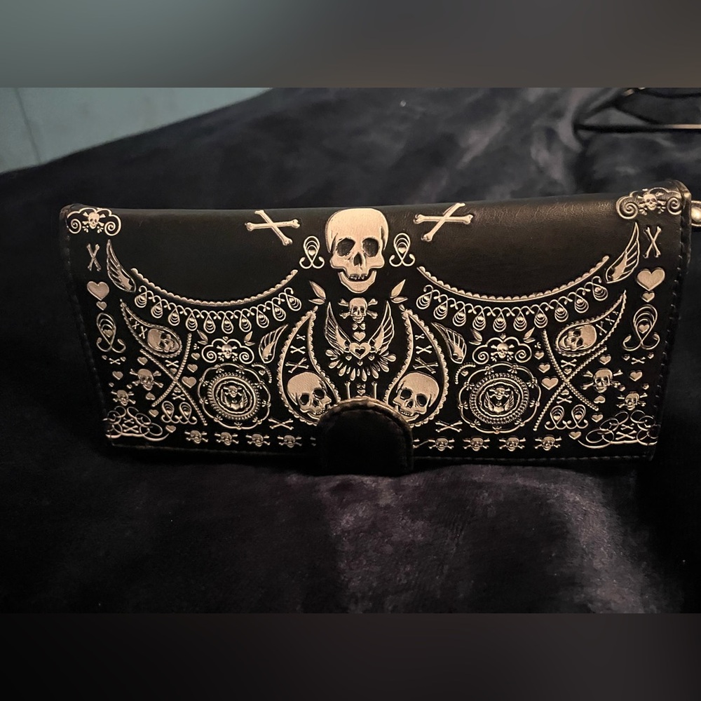 Vintage Loungefly Skull & Crossbones Bandana Wallet | Clutch | Early 2000s